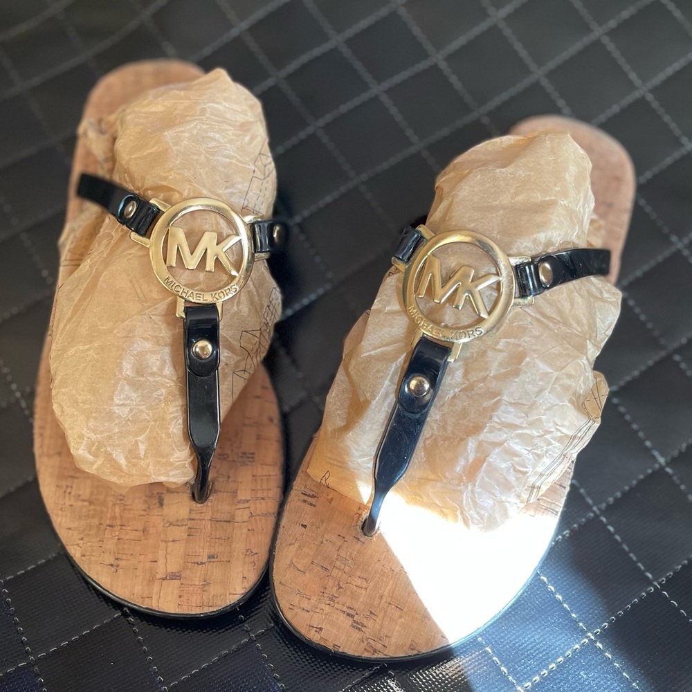 MICHAEL KORS SANDALS